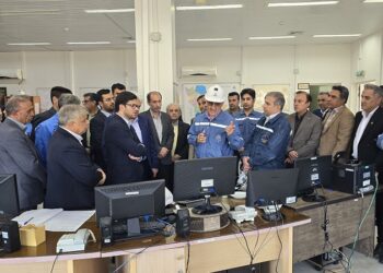 بازدید معاون وزیر نفت از تاسیسات انتقال نفت منطقه فارس