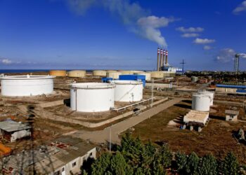 کاهش تردد  نفتکش های جاده پیما در مازندران و گلستان