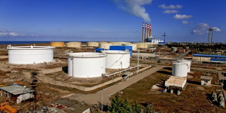 کاهش تردد  نفتکش های جاده پیما در مازندران و گلستان