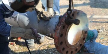 اصلاح و تعویض شیرآلات یک خط لوله  در مراکز انتقال نفت منطقه خوزستان
