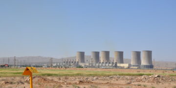 نیروگاه کاشان در دوقدمی اتصال به شبکه خطوط لوله