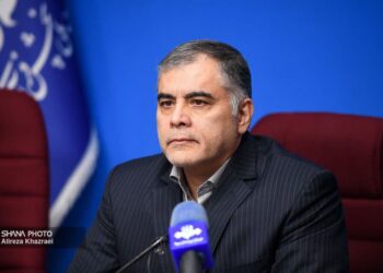 وزیر نفت: همکاران شرکت خطوط لوله و مخابرات نفت تمام تلاش خود را بدون هیچ مشکلی در عملیات انتقال انجام می‌دهند