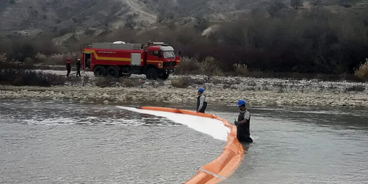 مانور مقابله با آلودگی زیست محیطی در مسیرخط گچساران به شیراز