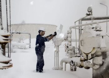 بررسی پایداری تامین سوخت زمستانه از دومین خط لوله صعب العبور جهان