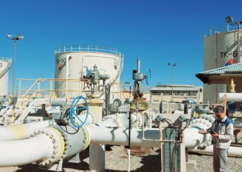 ضخامت‌سنجی نقاط بحرانی منیفولدهای مراکز انتقال نفت منطقه جنوب شرق