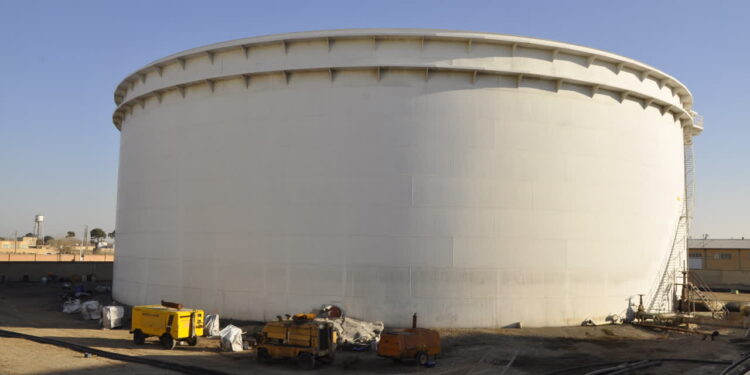 اجرای سند بلاست و رنگ آمیزی مخزن شماره 12 رسید و ارسال در منطقه تهران