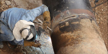 ترمیم نقاط خوردگی خطوط 18 و 24 اینچ در منطقه تهران