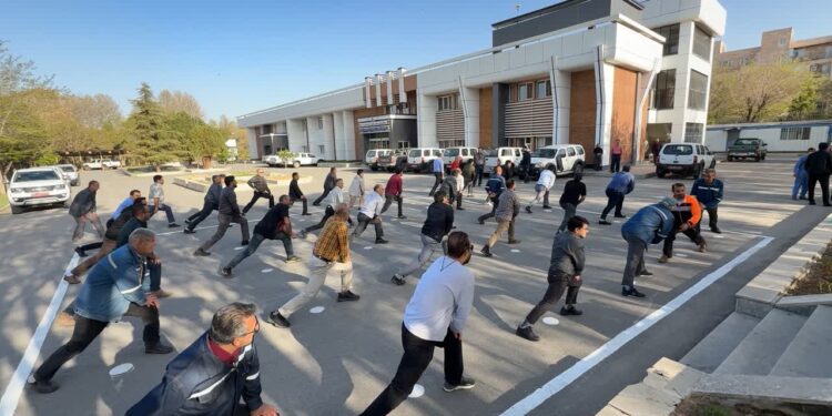 اولین رویداد ورزشی همگانی کارکنان منطقه مرکزی کلید خورد