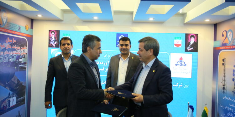 گزارش تصویری امضای دو قرارداد با شرکت های دانش بنیان در صنعت انتقال نفت