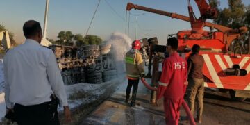  مدیریت بحران HSE منطقه خوزستان درپی واژگونی یک تانکر سوخت