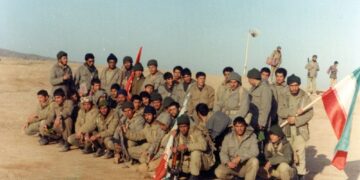 گفتگو با رزمنده ای که بعد از سربازی به جبهه بازگشت