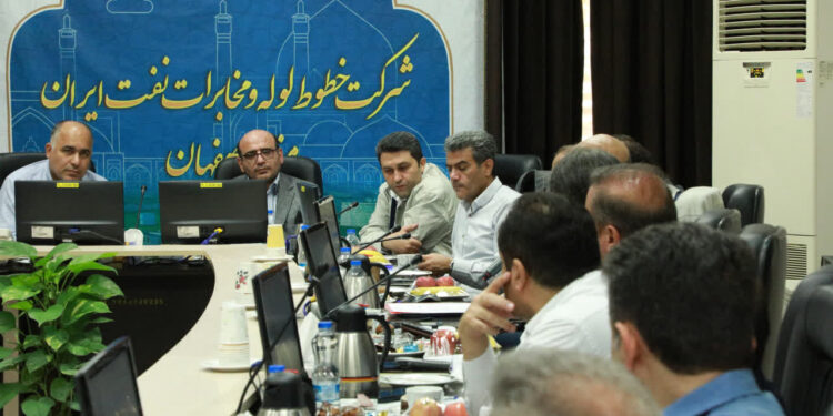 بررسی تأمین نیروی انسانی واحد HSE شرکت های خطوط لوله و پخش منطقه اصفهان