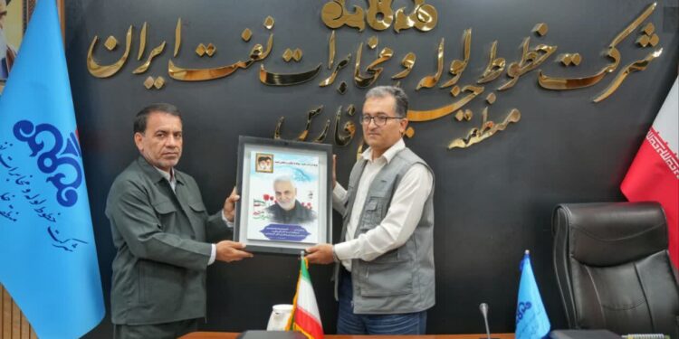 دیدار مدیر منطقه خلیج فارس با مدیرکل بنیاد شهید و امور ایثارگران استان