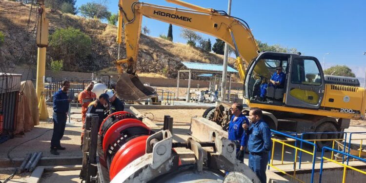 پیگرانی هوشمند 42 کیلومتر از خط 30 اینچ نفت خام مارون ـ اصفهان