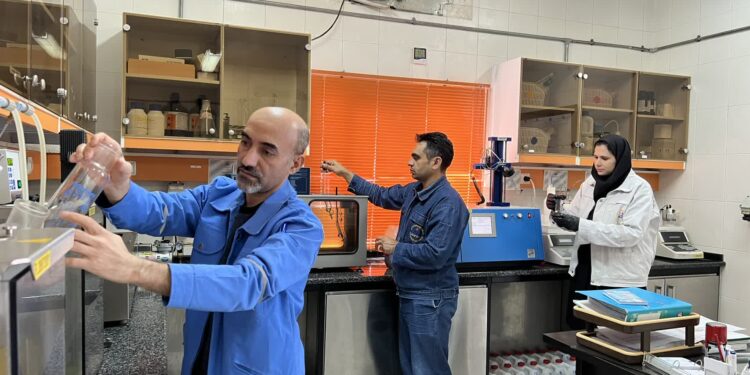 صرفه جویی 75 میلیارد ریالی آزمایشگاه کنترل کیفیت مواد نفتی اصفهان