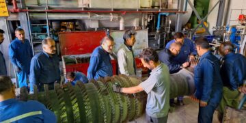 تعمیر اساسی توربین سولزر 42 منطقه اصفهان با دانش بومی کارکنان