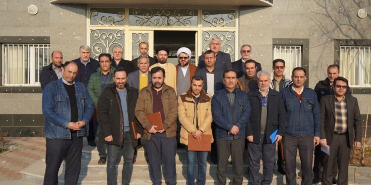 نشست هم اندیشی و بررسی مسائل همکاران ایثارگر و خانواده‌های معظم شهدا در ناحیه فنی تبریز