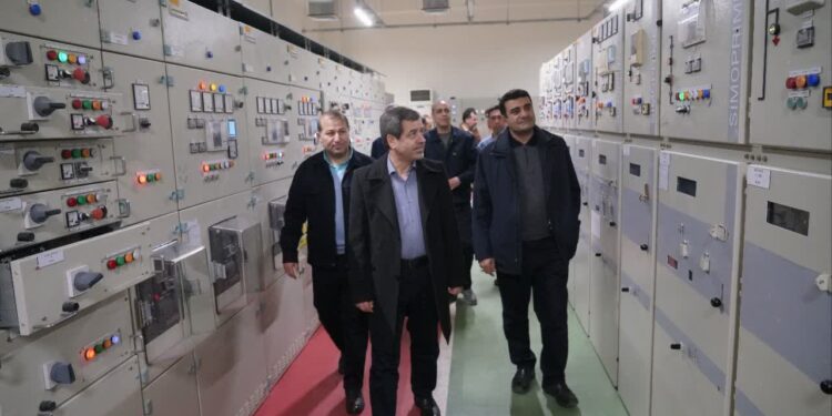 پایش میدانی پایداری انتقال سوخت در قلب کویر؛ بازدید مدیرعامل از مرکز انتقال نفت کاشان