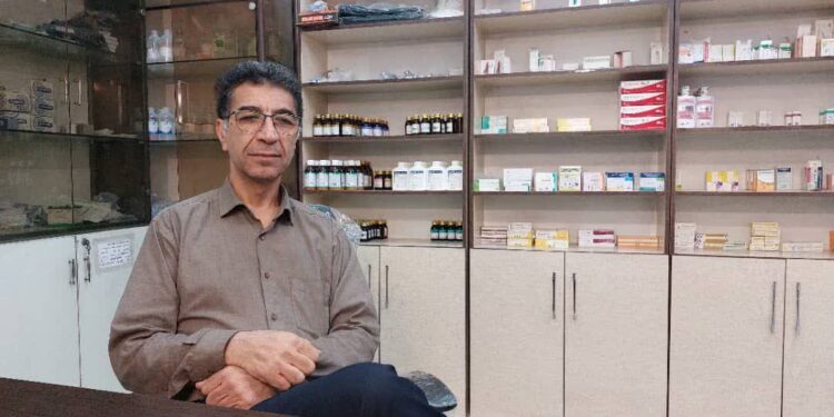 پایان خدمت، آغاز فصل شعر؛ روایت پزشکیاری که شاعر است