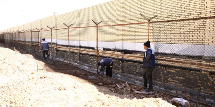 افزایش امنیت مراکز انتقال نفت سمنان و شاهرود با اجرای پروژه دیوارکشی