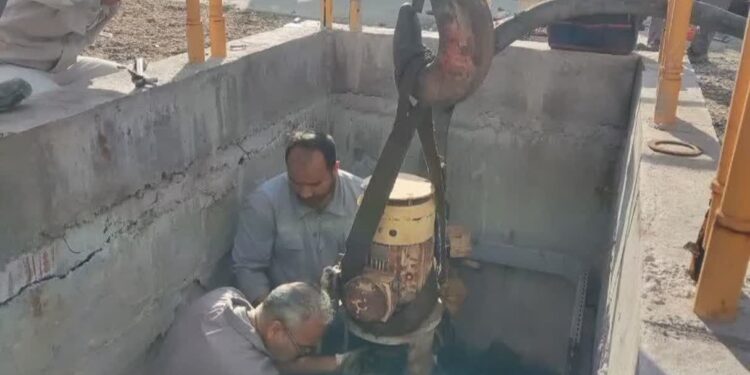 تعویض پمپ ۱۰۷مرکز انتقال نفت بندرعباس